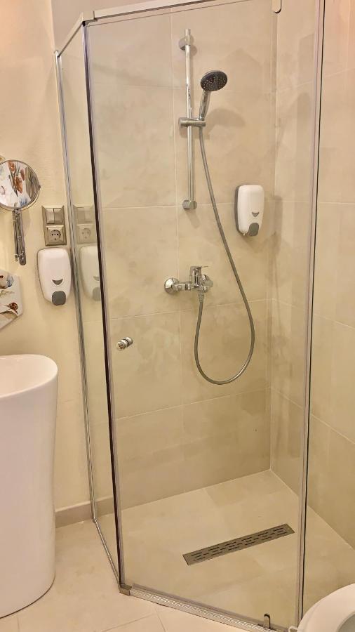 Modern Place To Stay-Self Check-In Nonstop 24H-Wifi ريشيتسا المظهر الخارجي الصورة